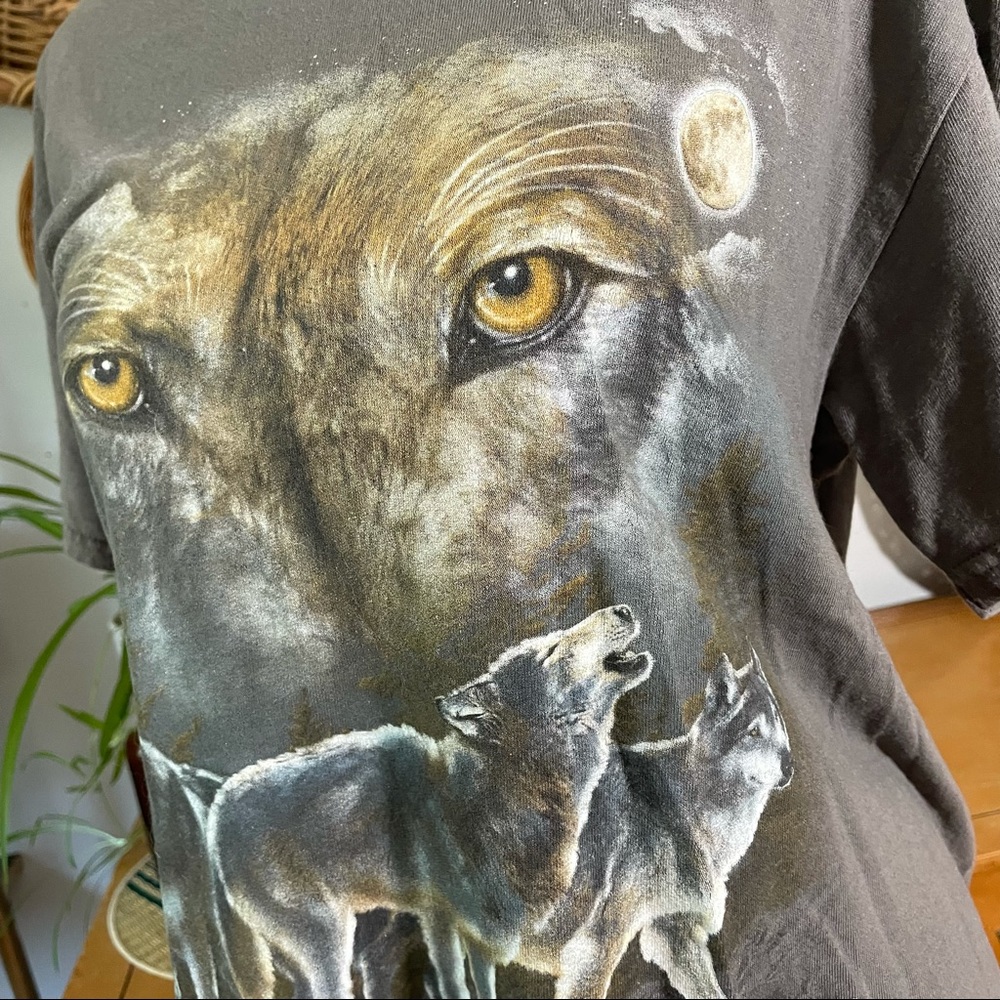 Classic Wolf Grey Lost Creek Tshirt | Medium